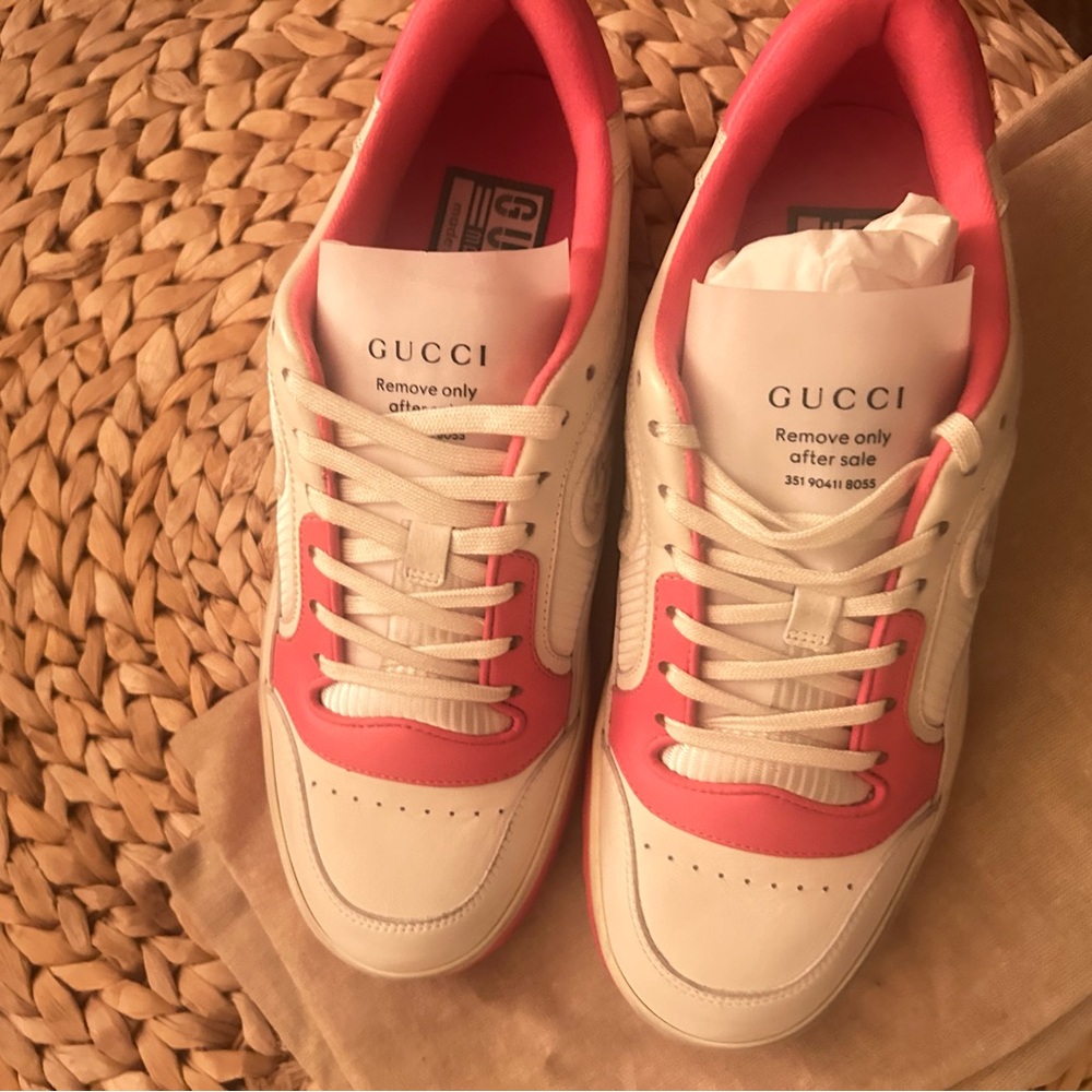 Gucci Women's Pink and White Sneakers